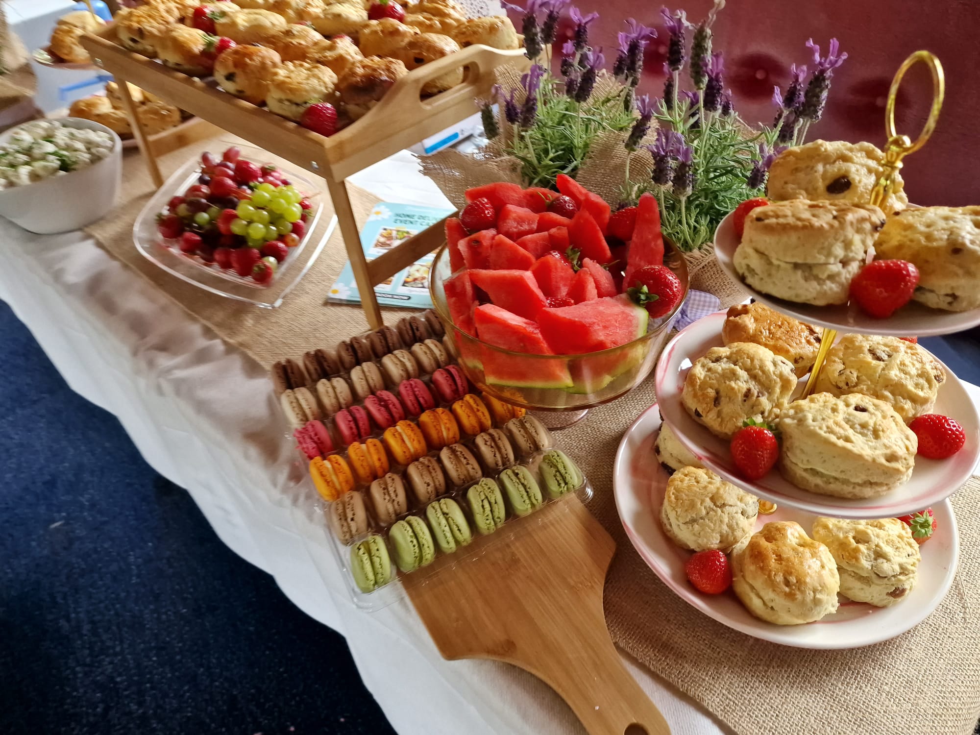 FAMILY GATHERING PACKAGE — REGULAR Serves 15 People
